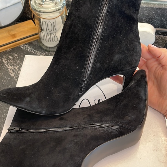 Steve Madden Clovers Black Suede - Picture 6 of 10